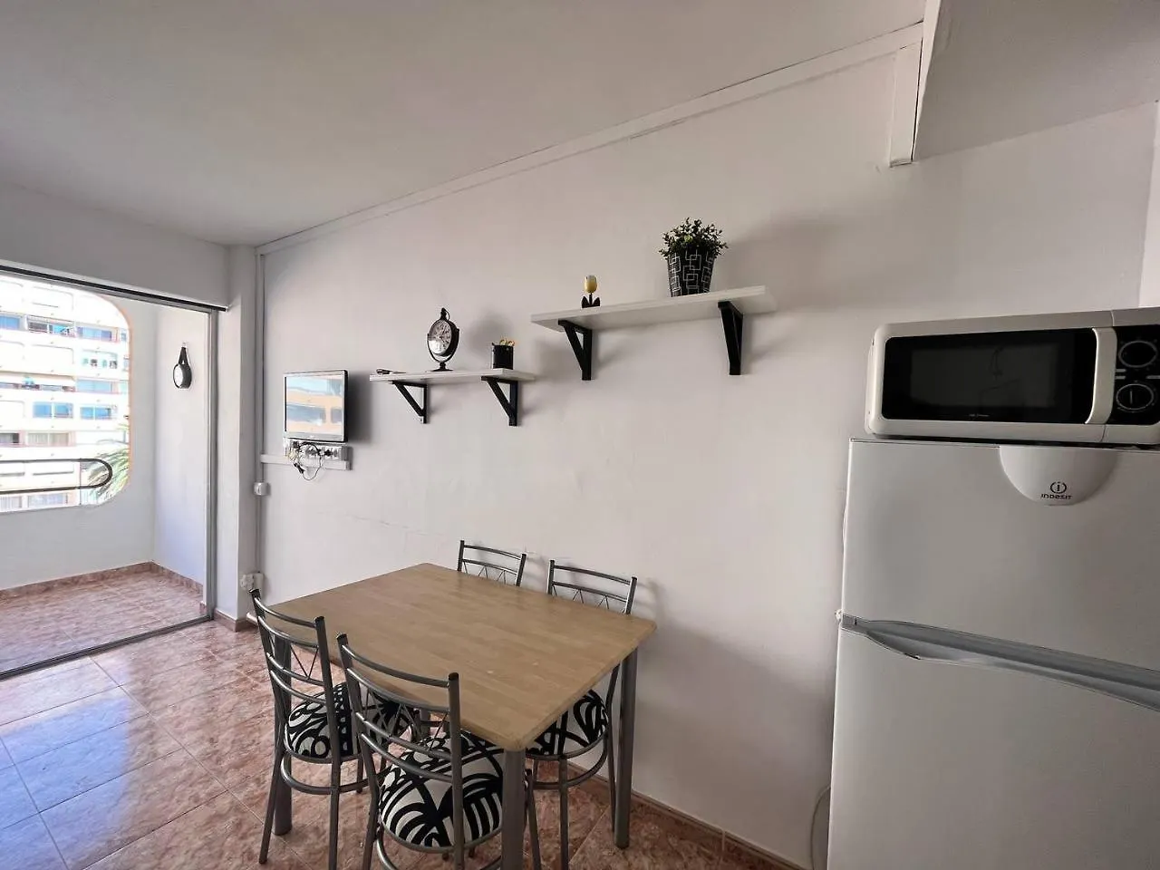 Estudio Con Tres Piscinas Comunitarias Y Pista De Tenis 罗萨斯 公寓